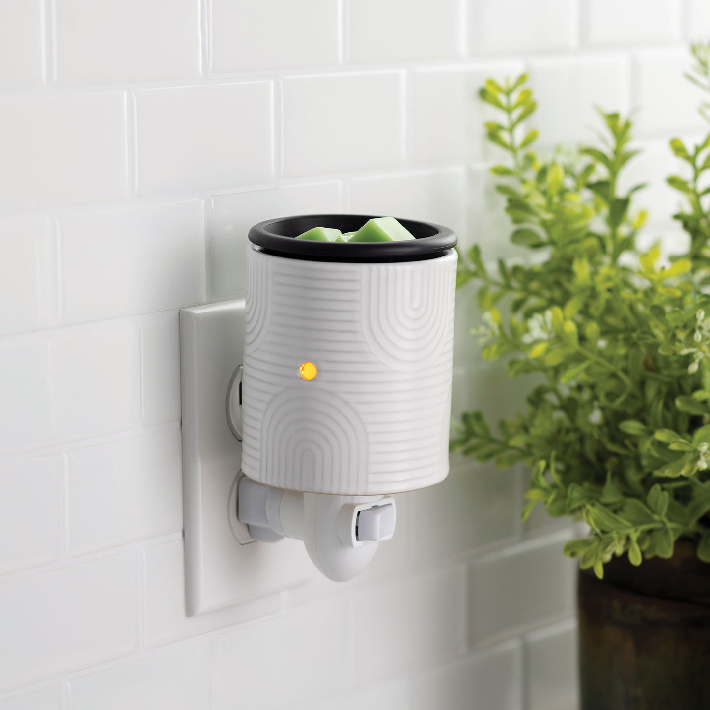 Arch Deco Flip Dish Pluggable