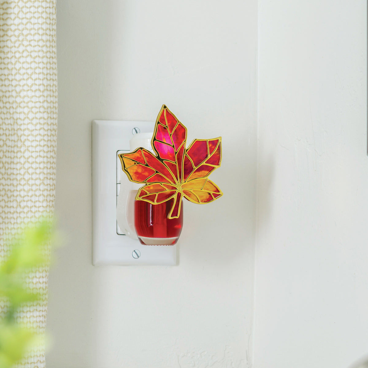 Maple Leaf WallScents Fragrance Warmer Pluggable